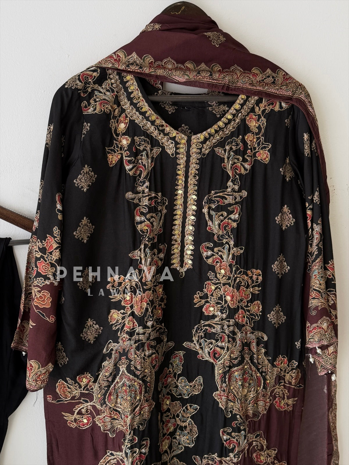 Muslin Stitched Suit KT 355