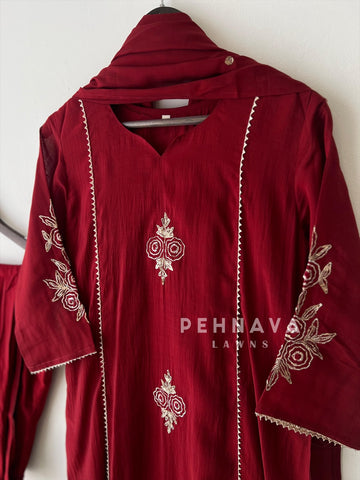 Rose Motif Embroidery Suit-4185 - Pehnava Lawns