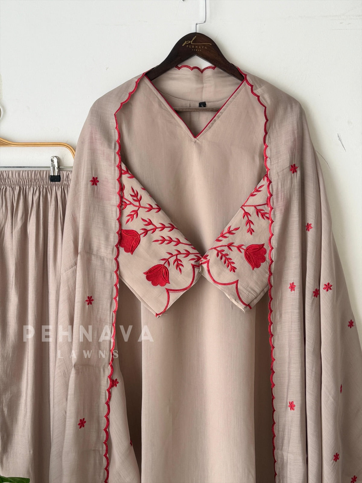 Chanderi Scallop Embroidery Set 3243 RR124