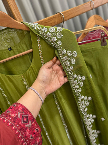 Premium Handworked Crepe Stright-cut suit-3468