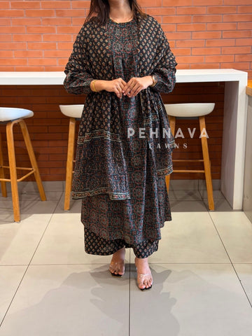 Halter Neck Printed Three Piece Set SN 5316