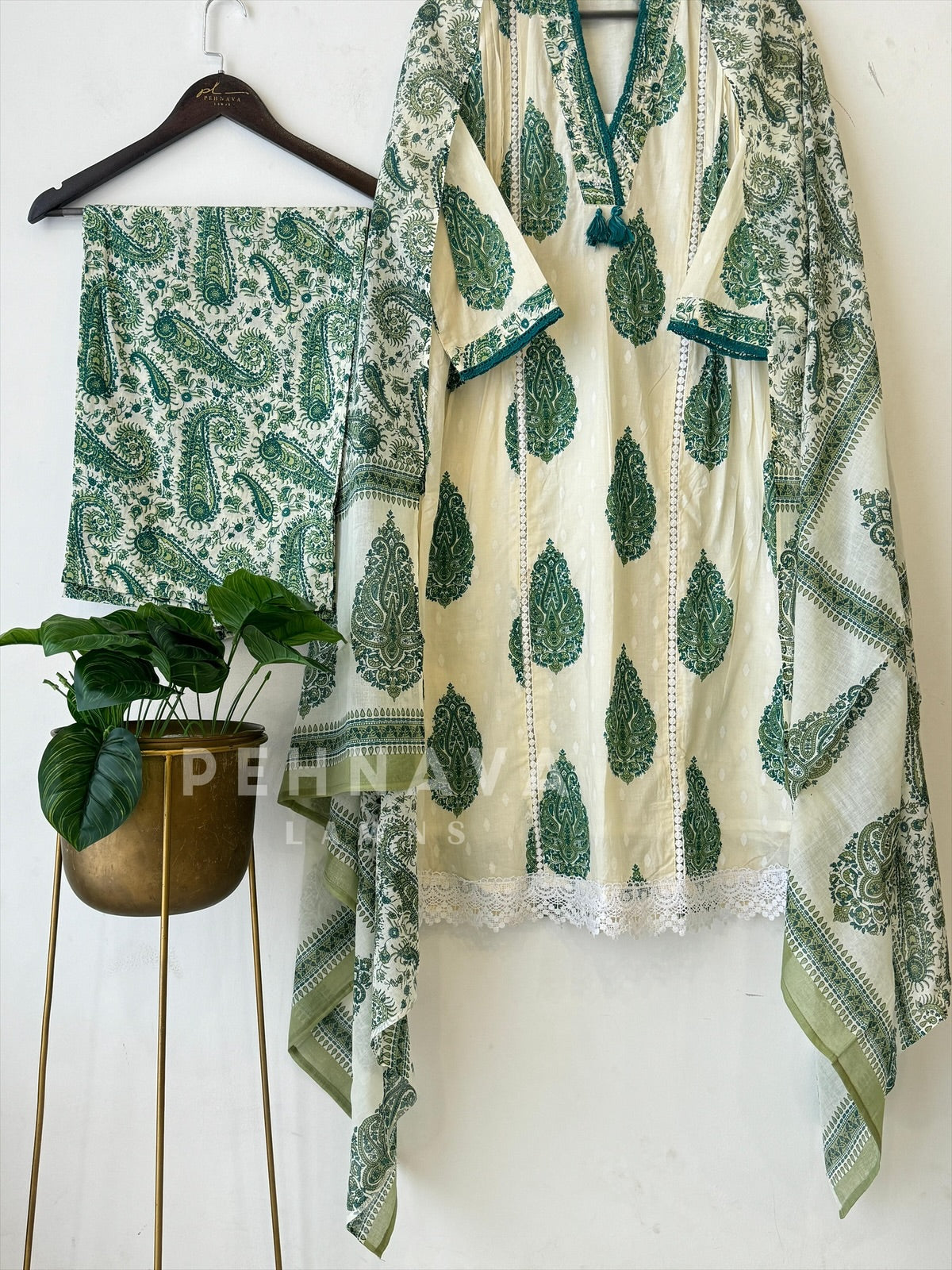 Paisley Pattern Three-Piece Suit Set