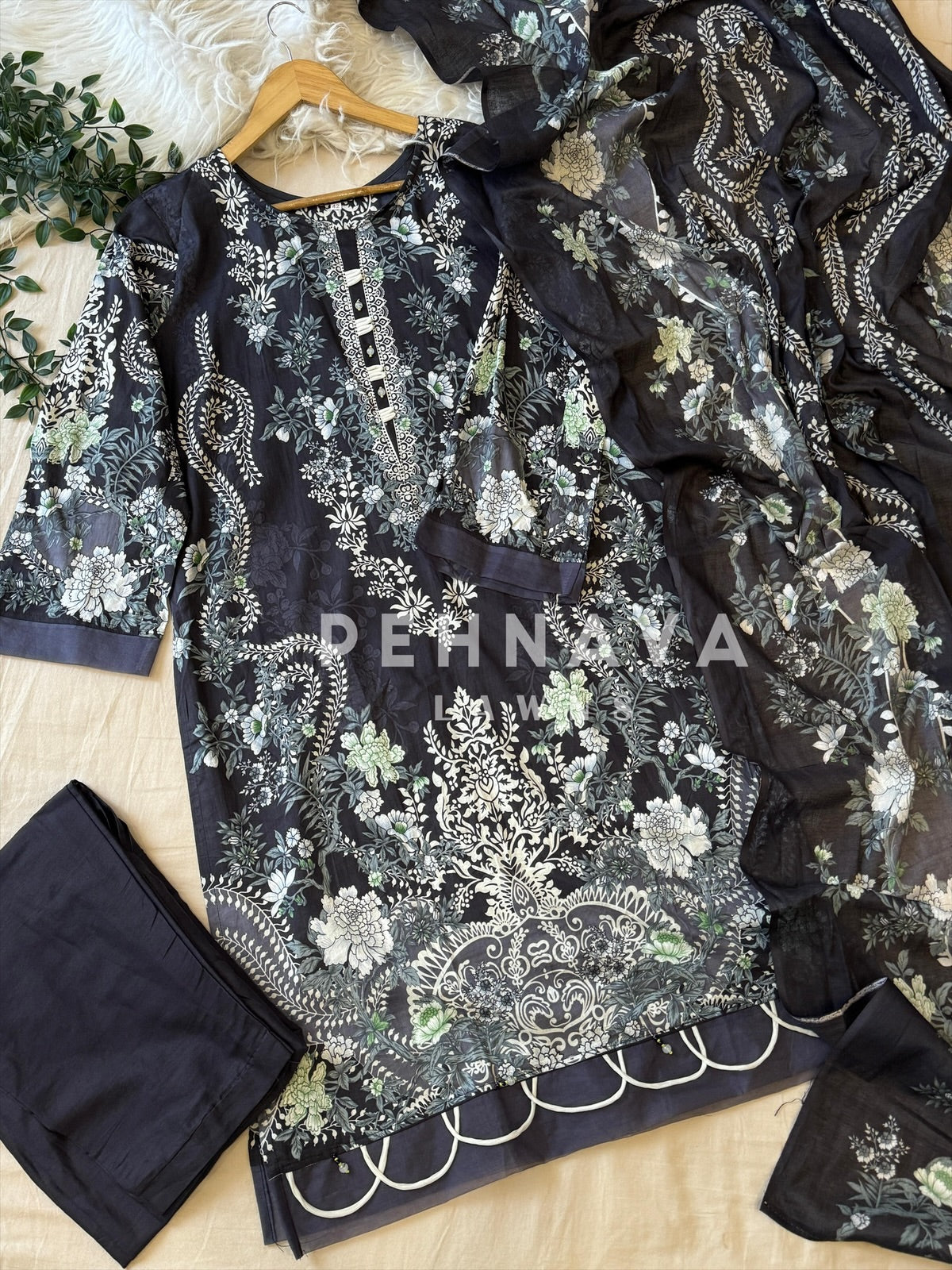 Floral neckline suit with dupatta - Pehnava Lawns