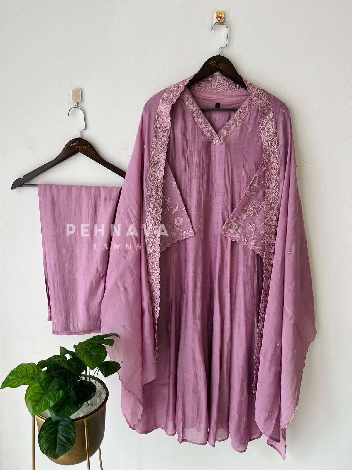 Chanderi Bell-Sleeve Embroidery Ensemble-16551