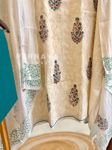 Thread Embroidered Unstitched Suit