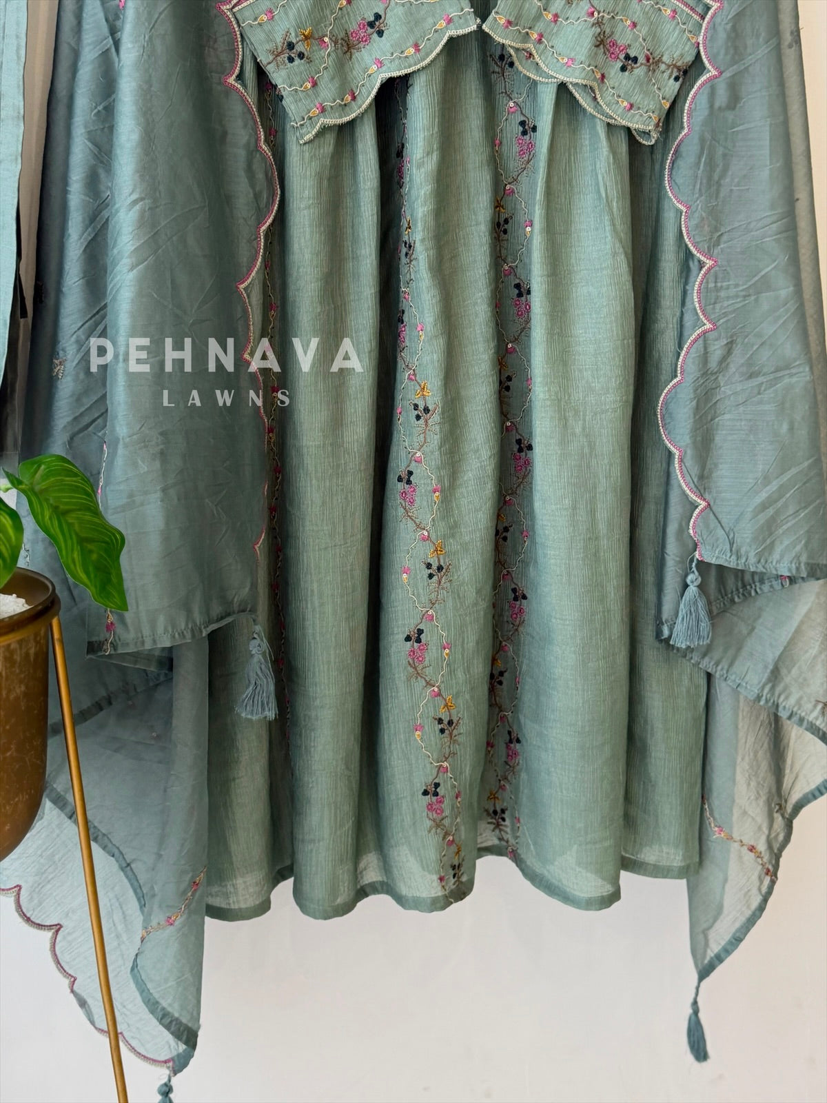Embroidered Pleated Suit Set-13139 - Pehnava Lawns