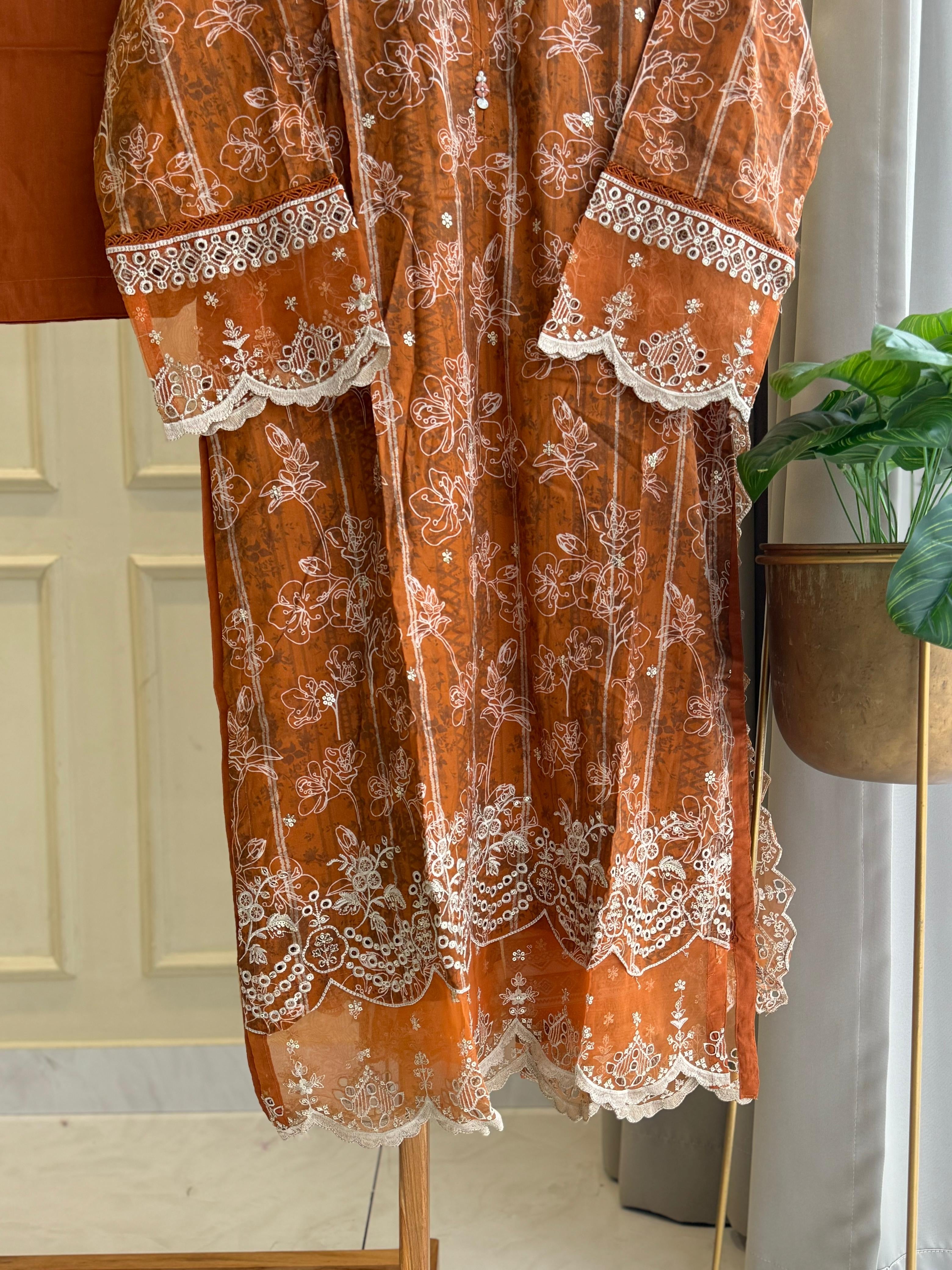 Signature Lawn Suit Featuring Lace Detailings-1
