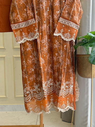 Signature Lawn Suit Featuring Lace Detailings-1