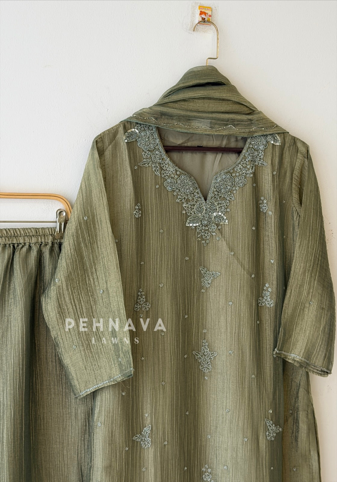 Tissue Handworked Three Piece Suit 8934