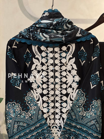 Luxurious trendy pure lawn