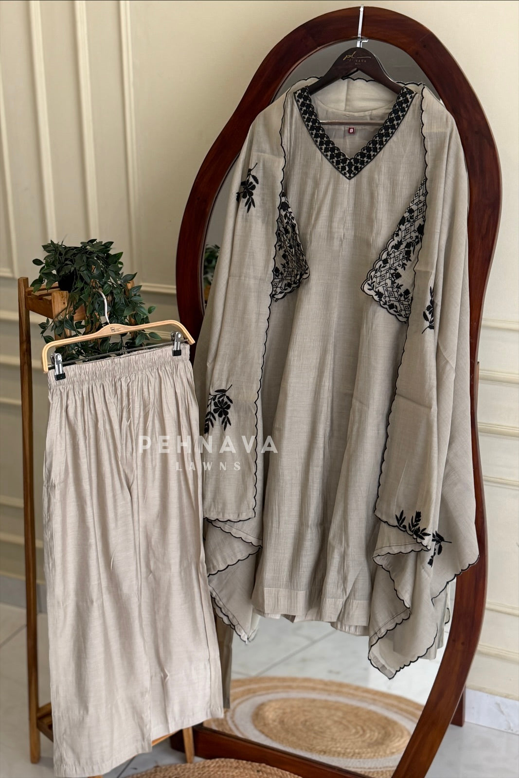 Embroidered V-Neck A-Line Suit Set-13166