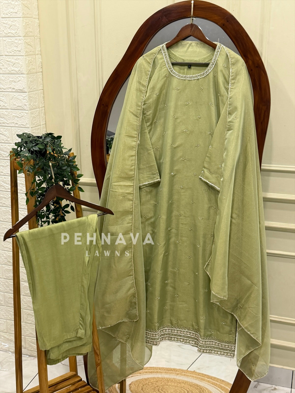 Tissue Handworked Stitched Suit-RR335