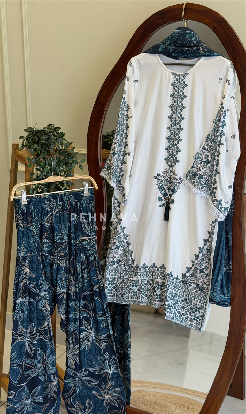Floral Embroidered Farshi Salwar