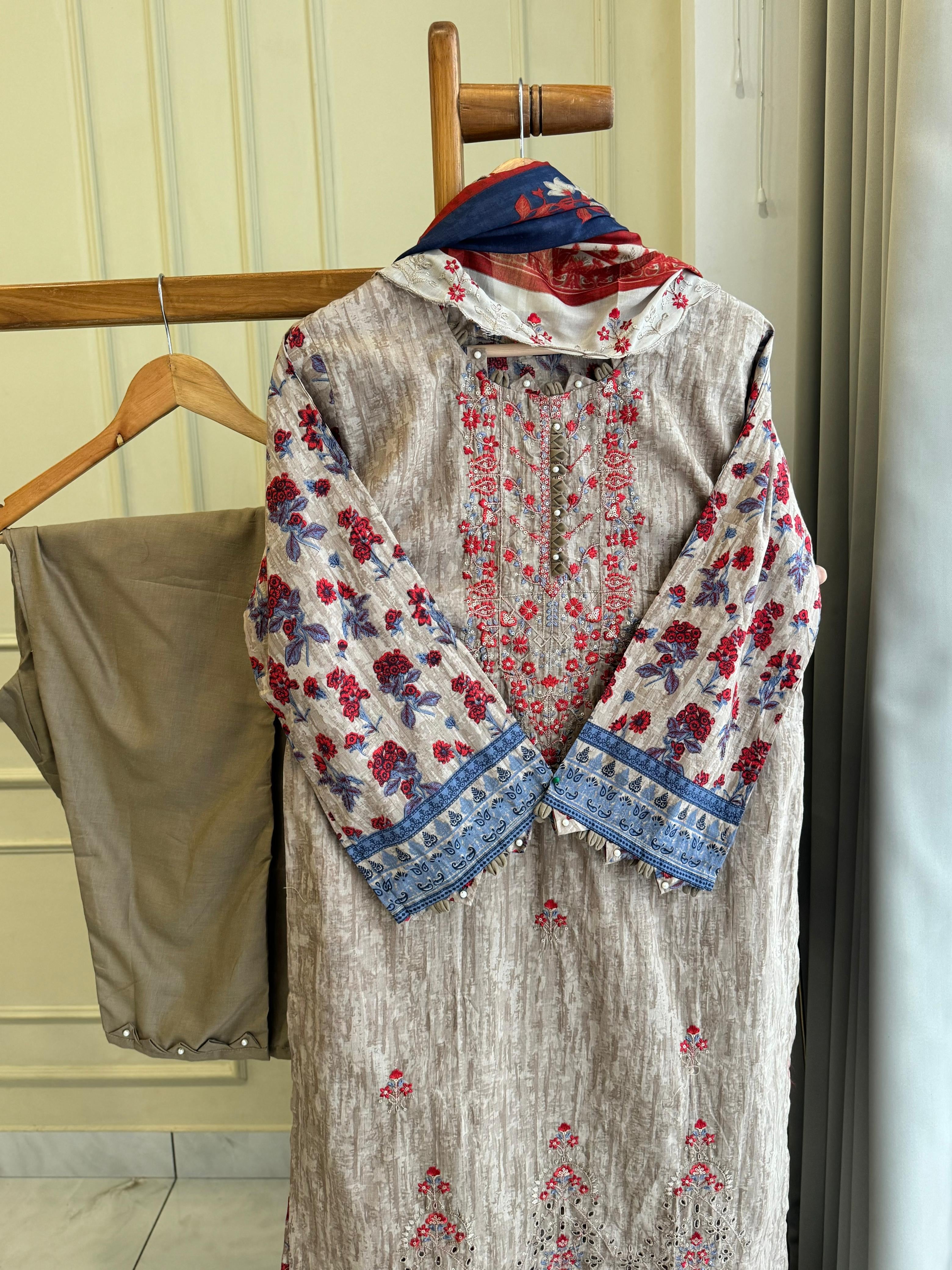 New Stylish Pakistani Salwar-2