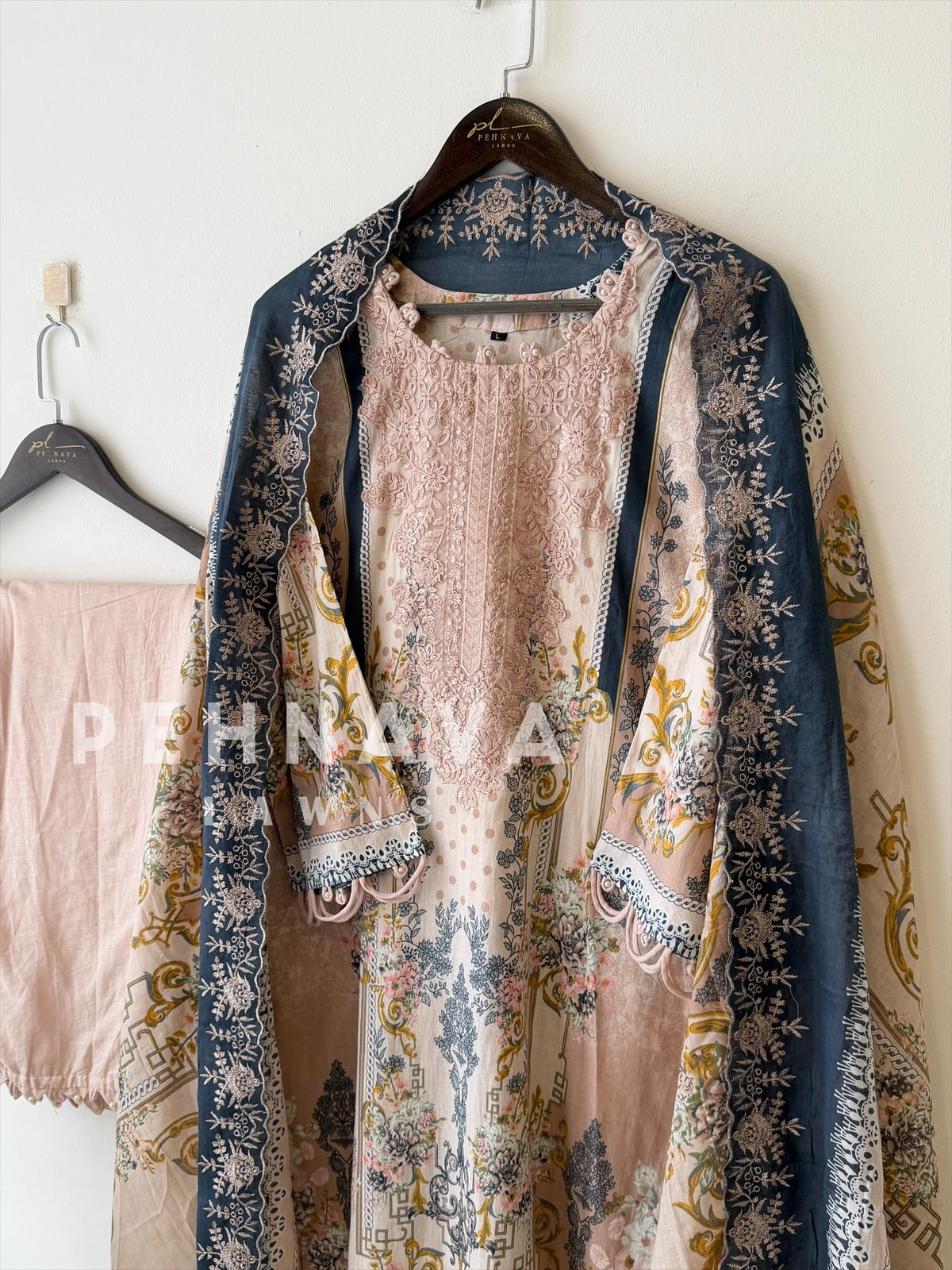 Signature stitched Suit-405