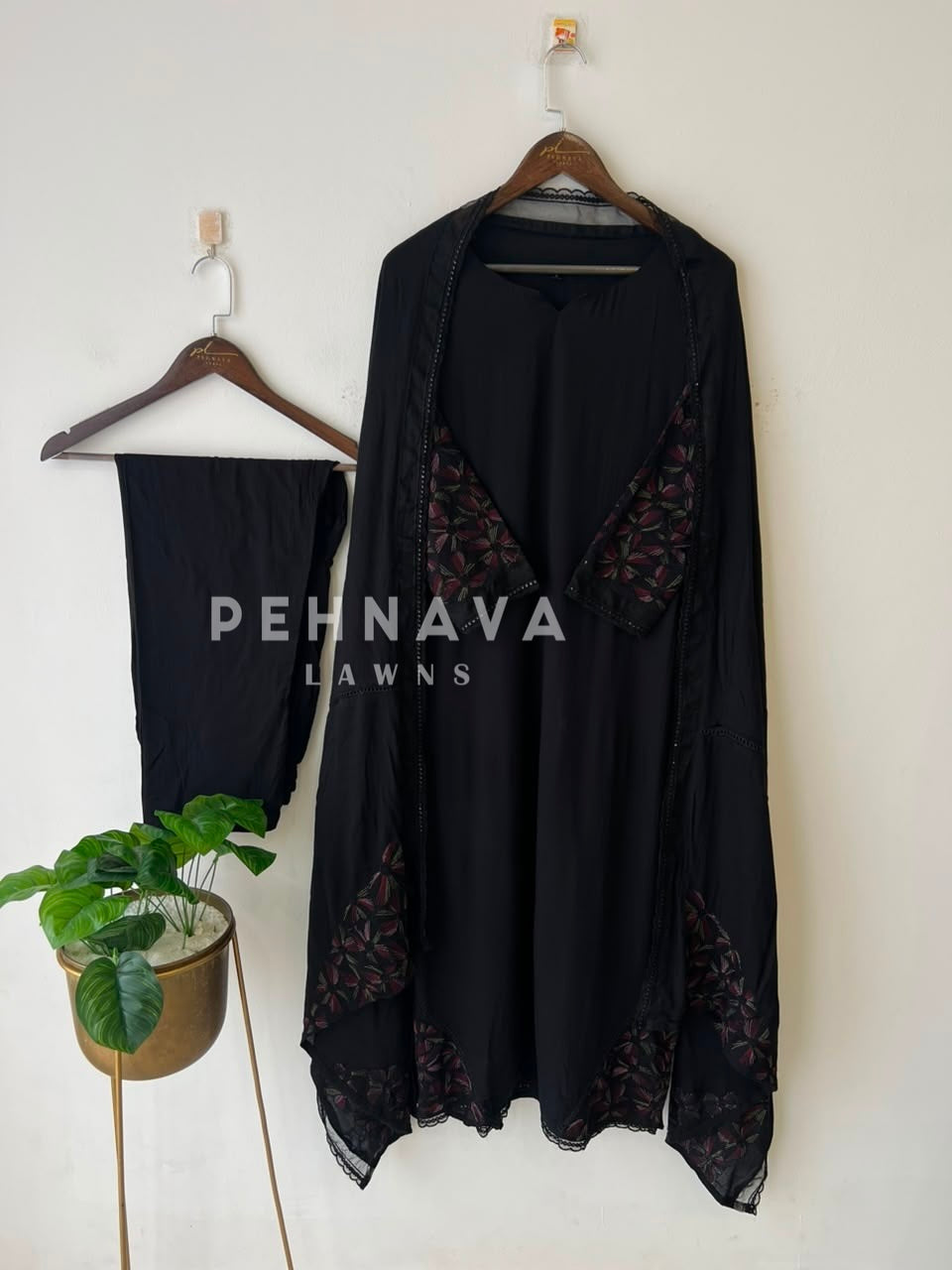 Embroidered Lace Detailed Suit-1001