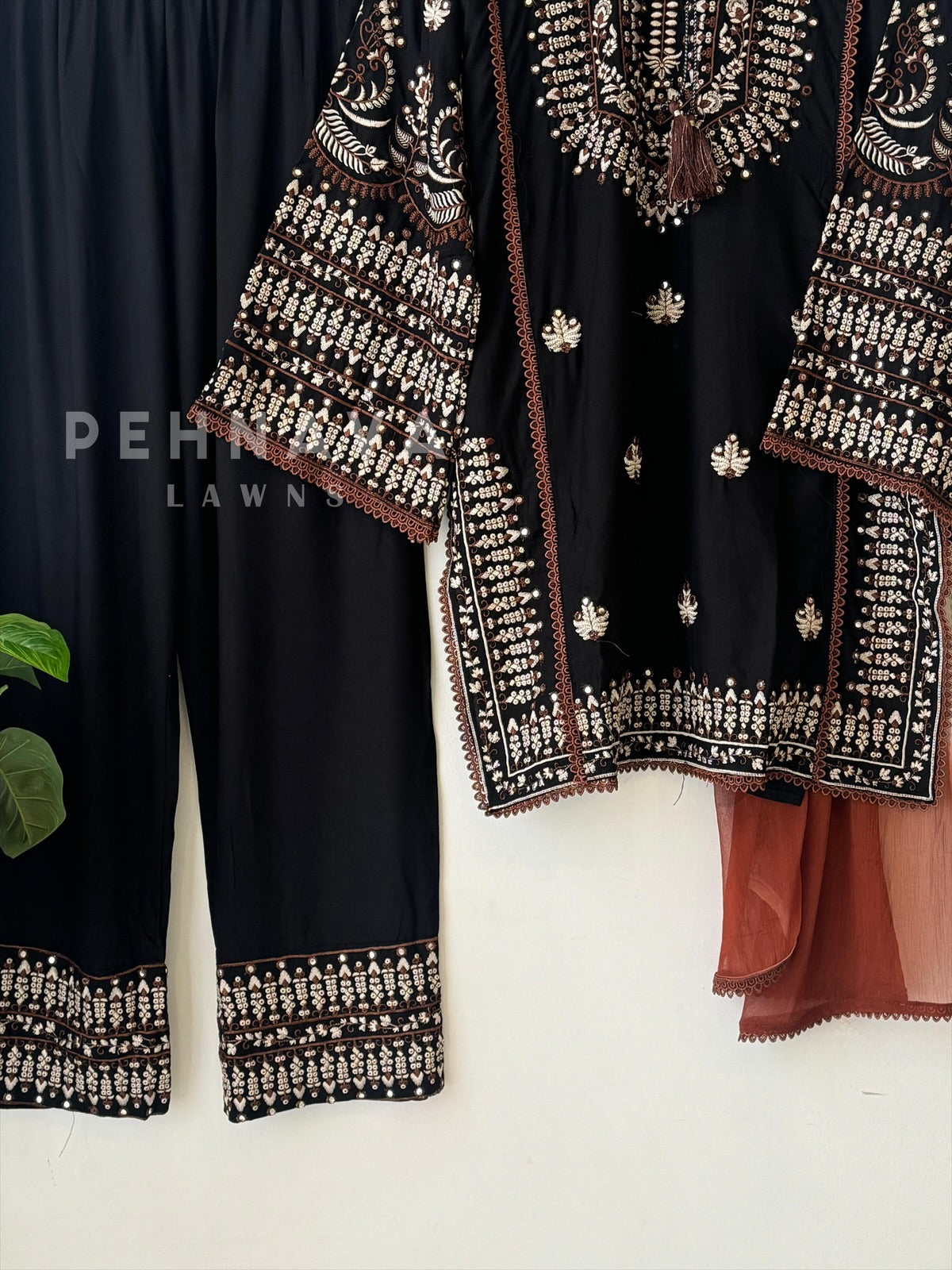 Trendy Black & White Farshi Salwar - Pehnava Lawns
