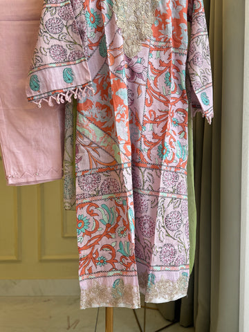 Pure  Cotton suit with embroidered patches and detailings-7