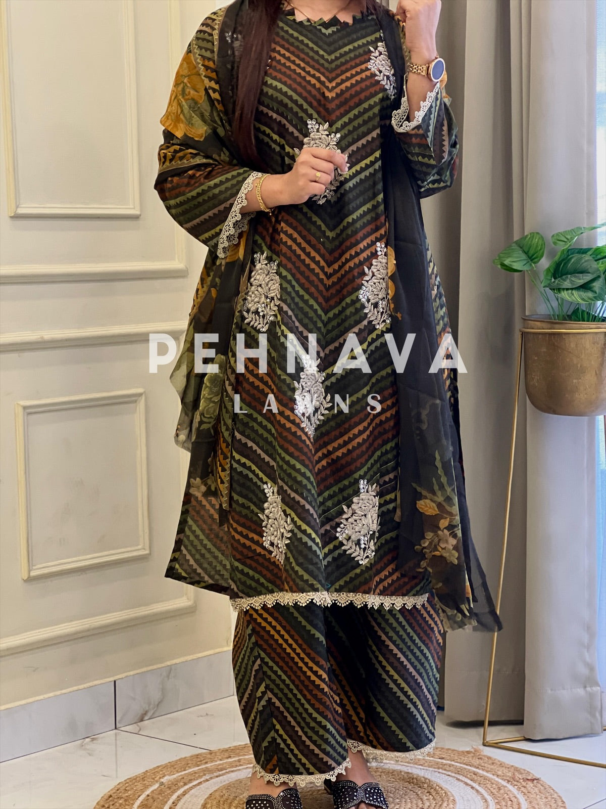 Chevron Lawn Suit with Printed Dupatta-Chiffon/Cotton