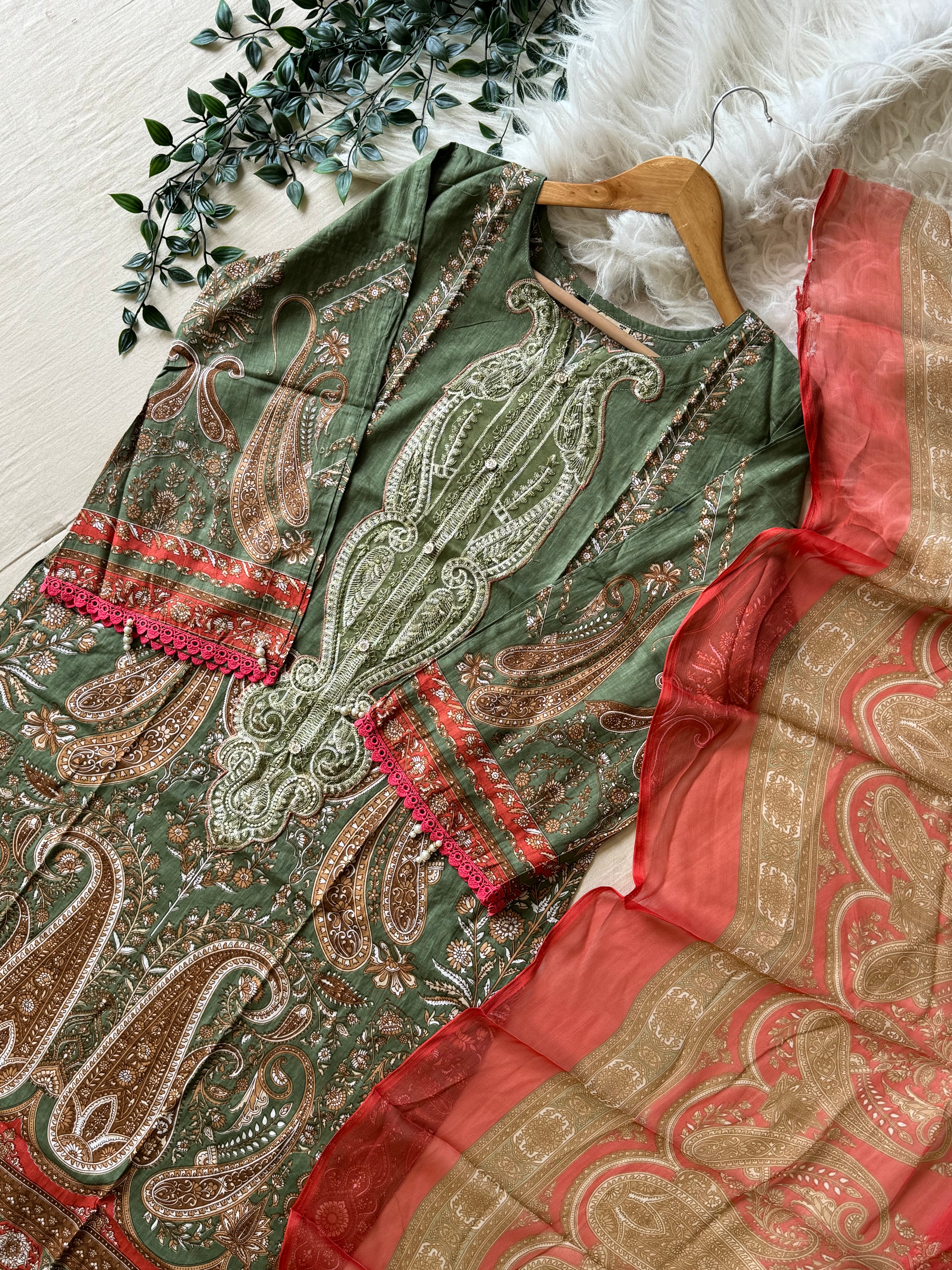Printed casual suit with chiffon dupatta-562 green