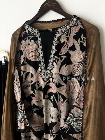 New Floral Embroidery Kurtha Suit