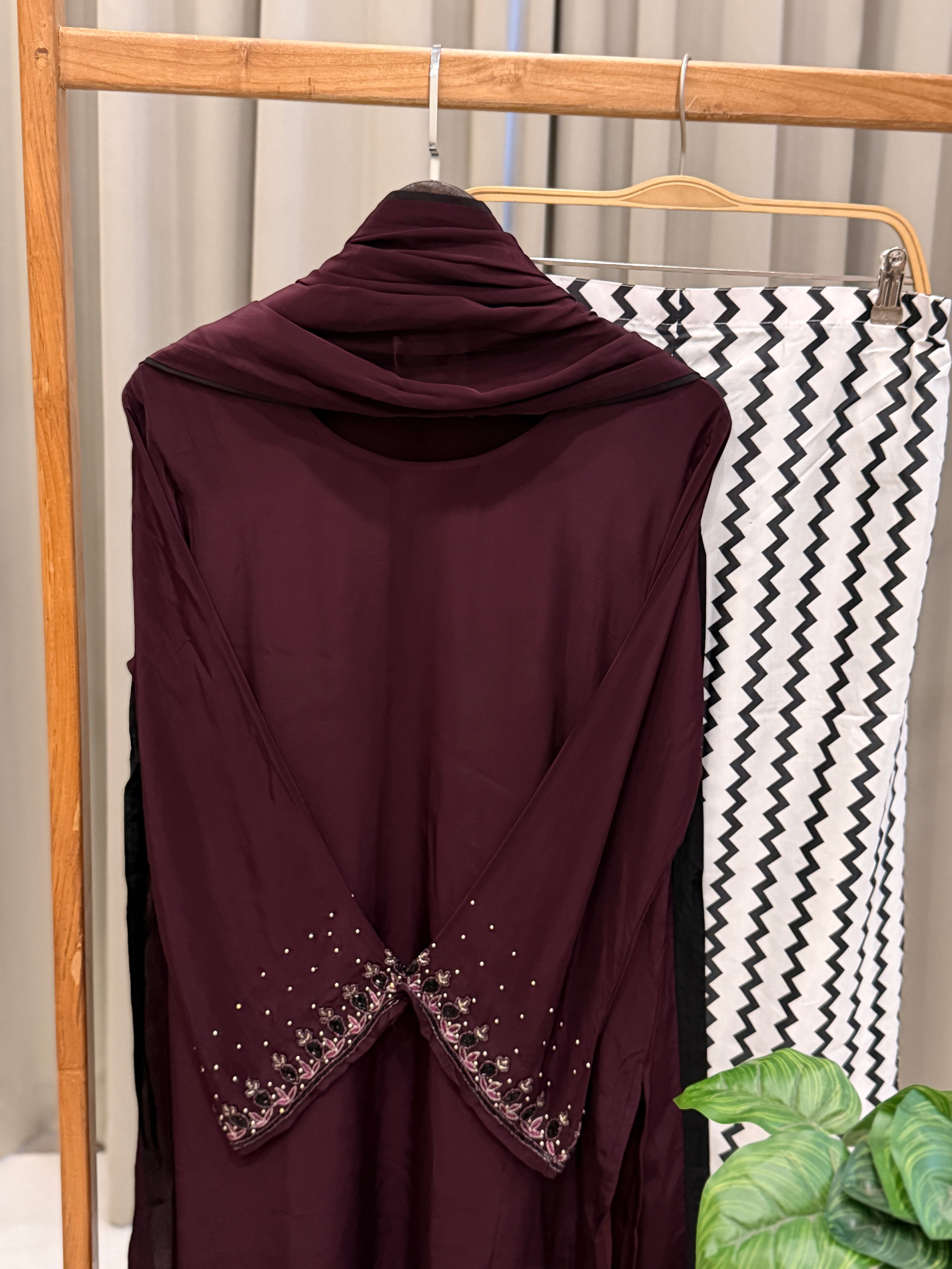 Contrast Border With Dupatta