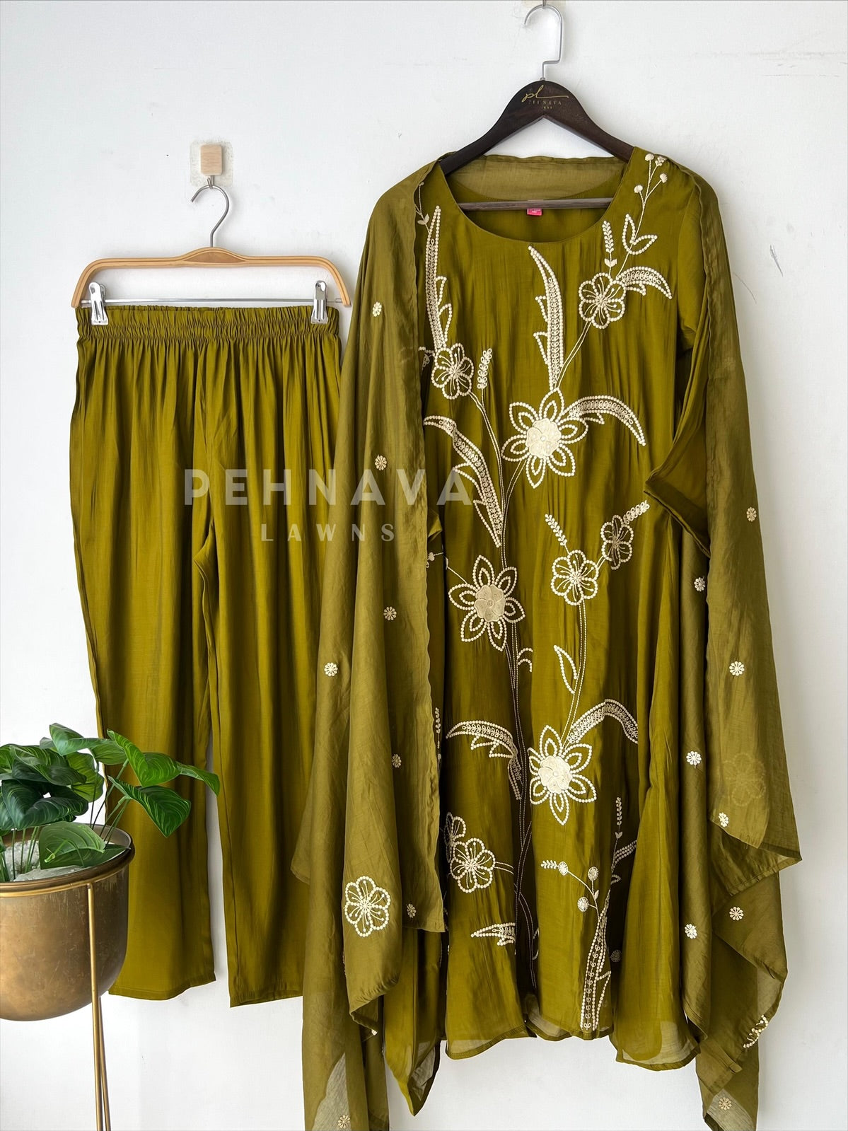Floral Embroidered Suit-3022 - Pehnava Lawns