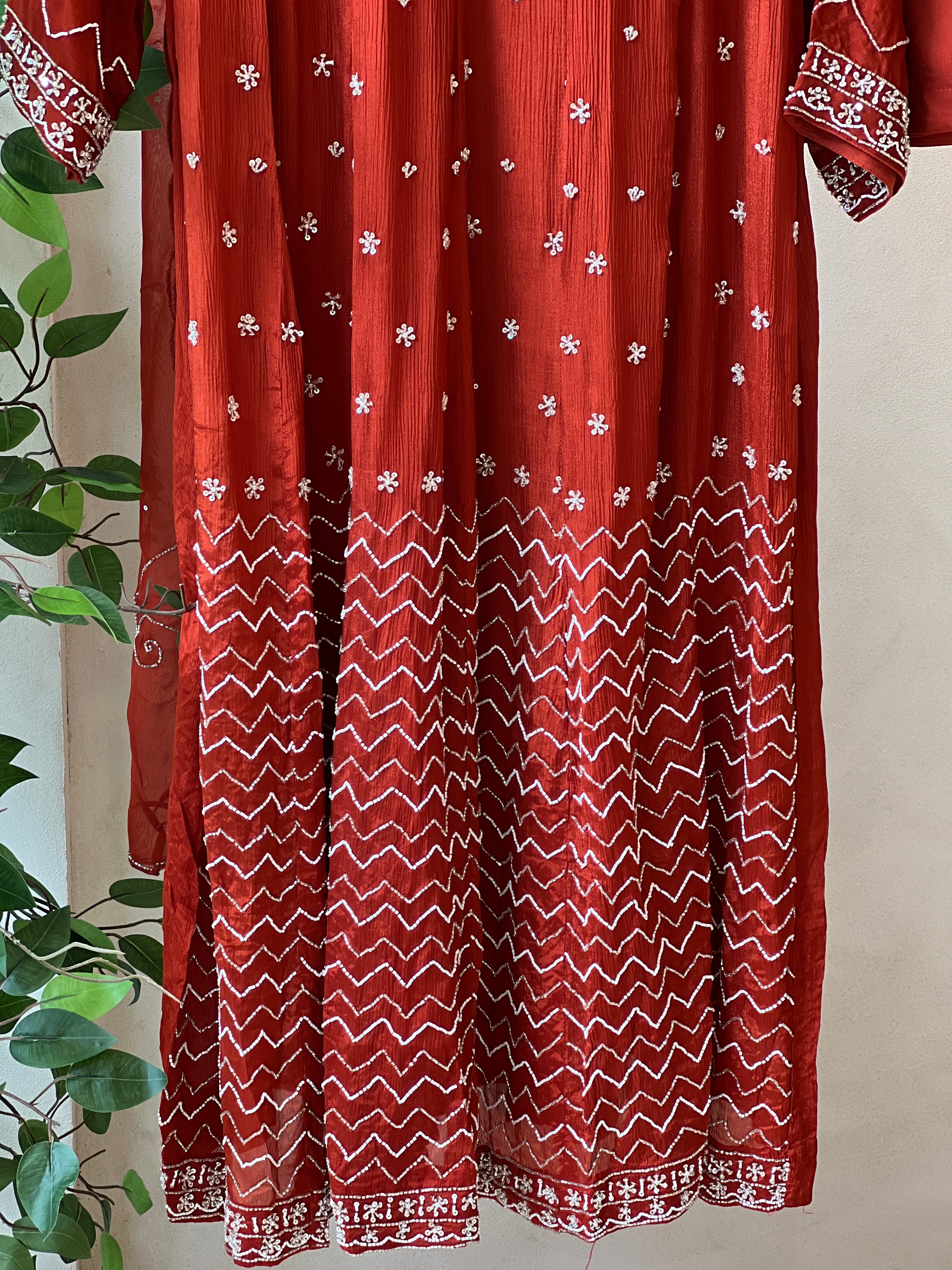 Scalloped Handwork Suit Set