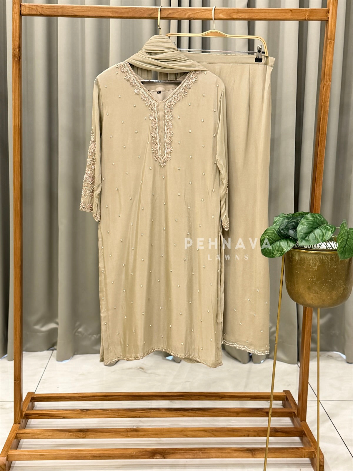 Premium Handworked Chinnon Ensemble 8802