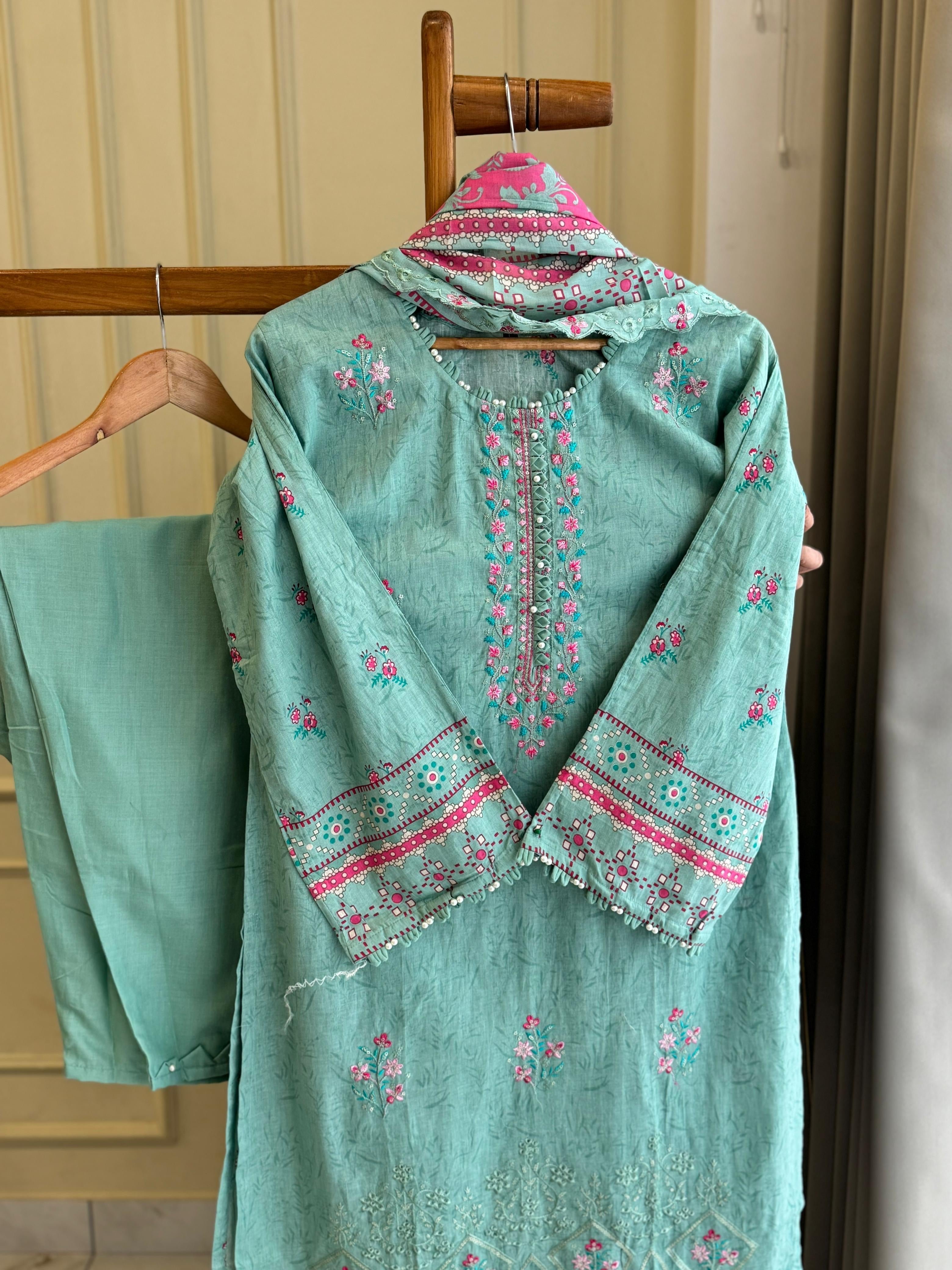 New Stylish Pakistani Salwar-1