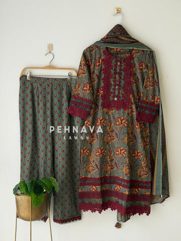 Lace Trimmed Printed Suit Set