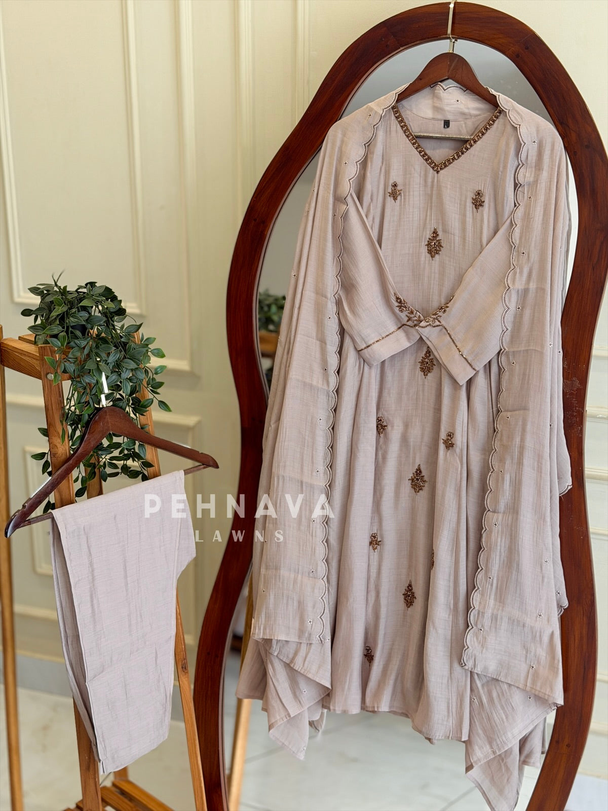 Floral Embroidered Suit Set N3009