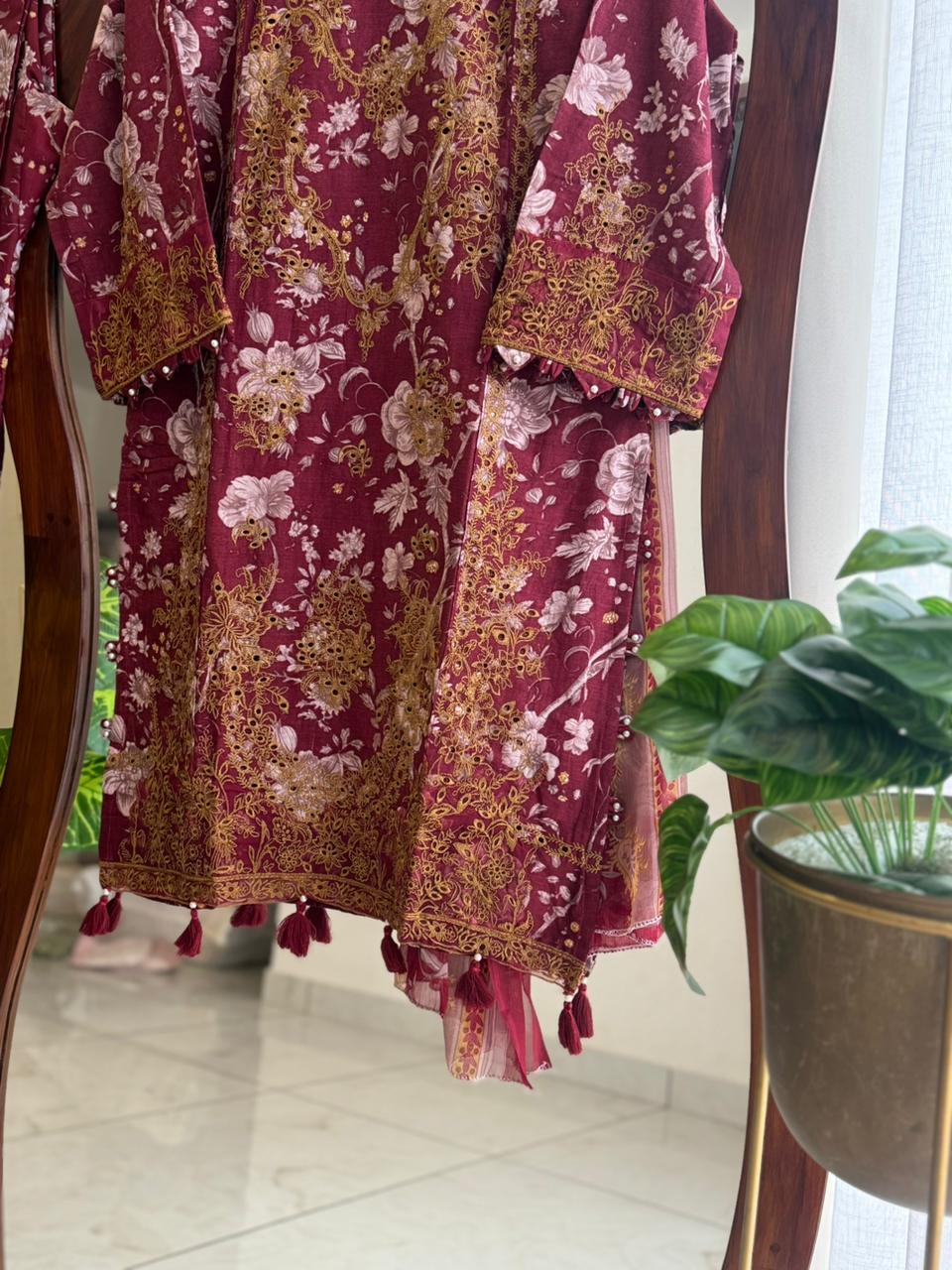 Traditional Embroidery Detailed Suit-6