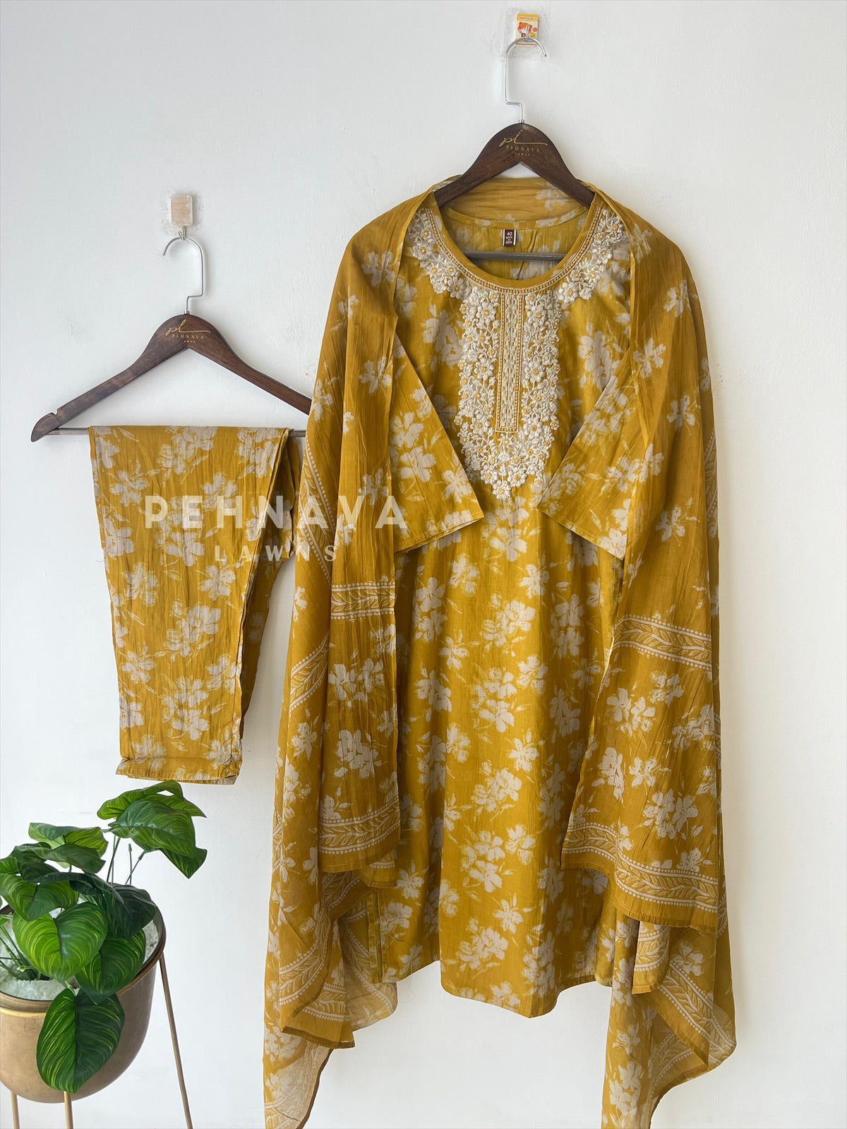Floral Embroidery Suit Set-18233