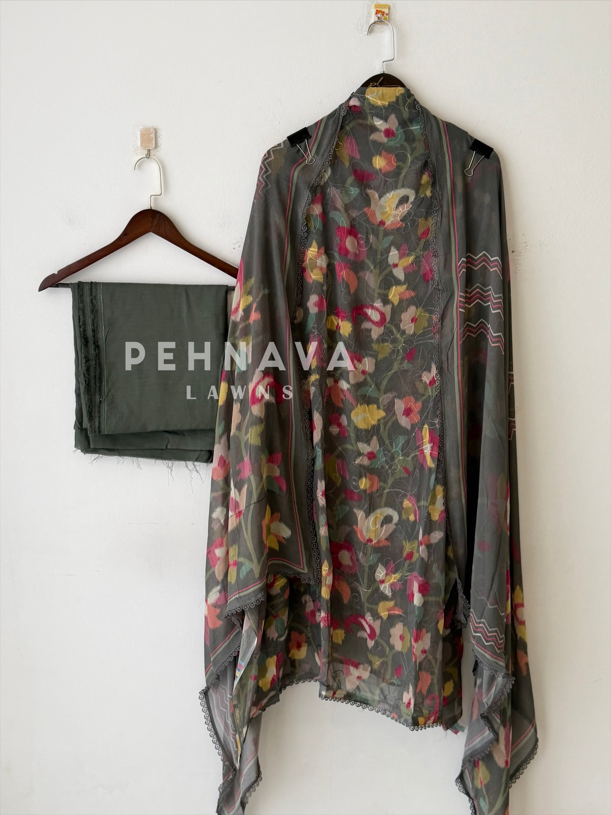 Floral Embroidered Georgette Suit 3490 - Pehnava Lawns