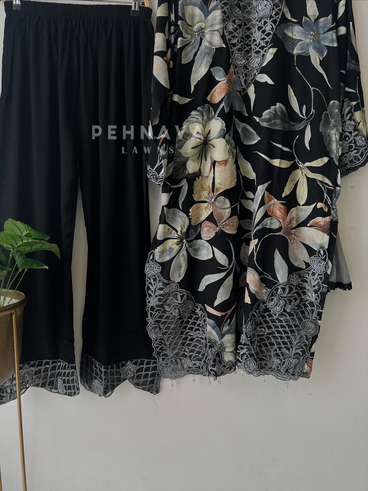 New Floral Embroidery Kurtha Suit Set-182