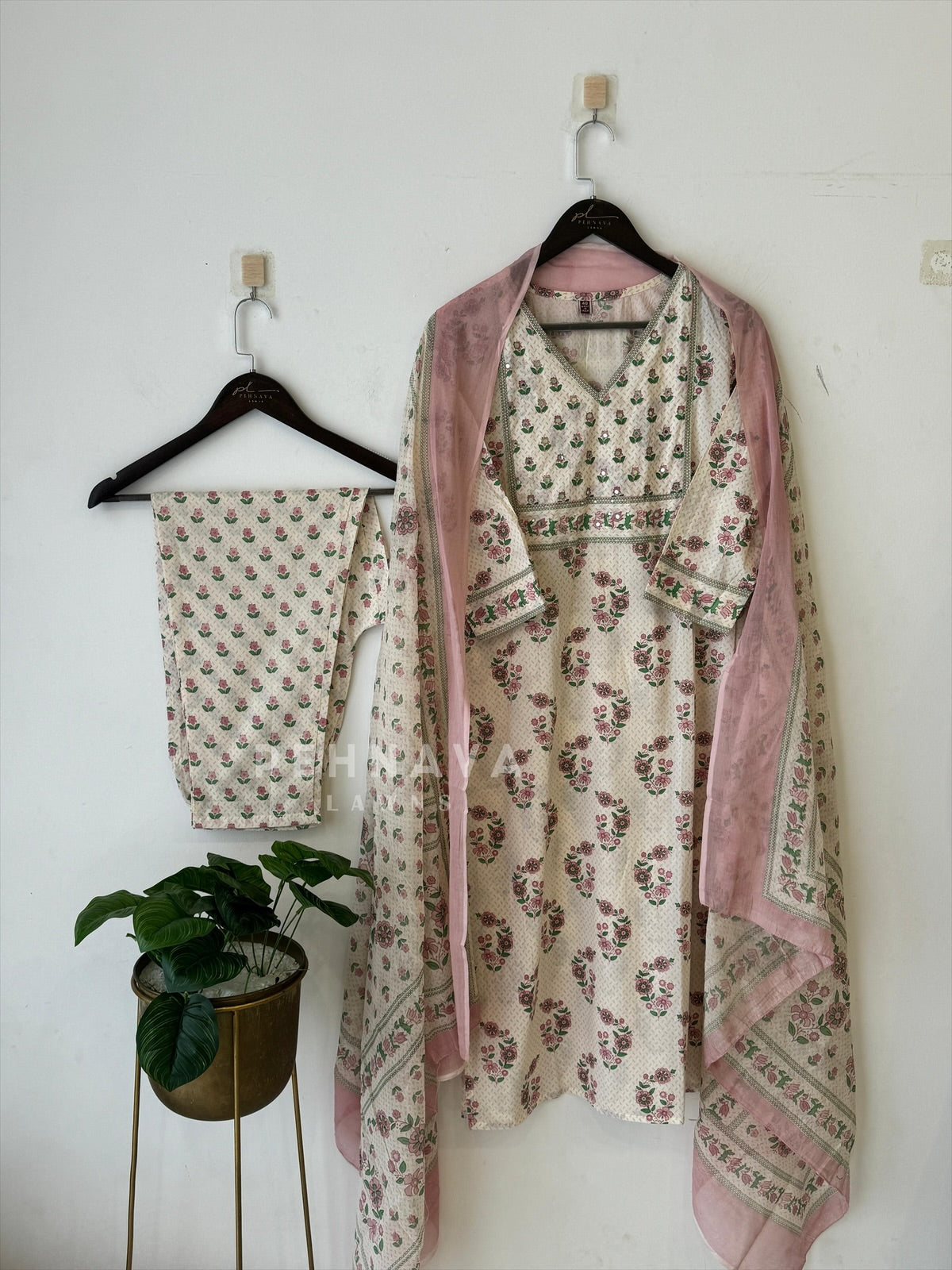 Printed Kurthi Suit Set-18709 - Pehnava Lawns