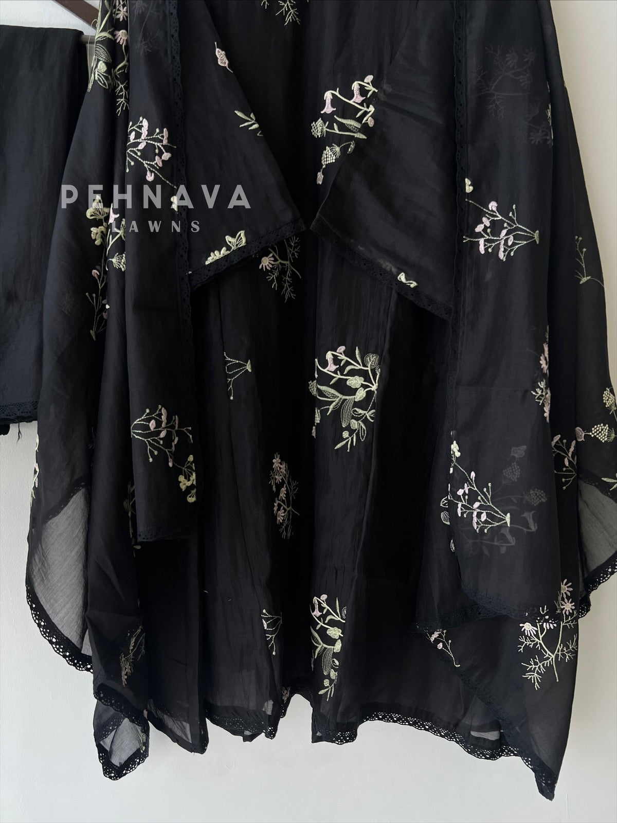 Embroidered Floral Kurta with Lace‑Trim Suit-4138 - Pehnava Lawns