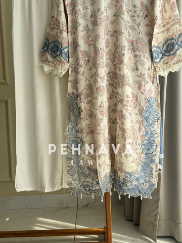 Floral Embroidery Kurtha set-New Colours - Pehnava Lawns