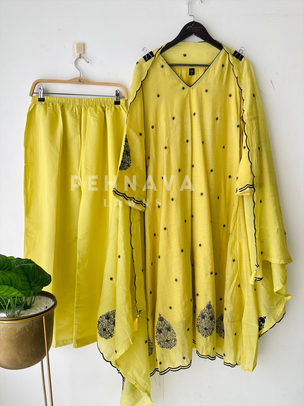 Embroidered Chanderi Suit-3453 - Pehnava Lawns