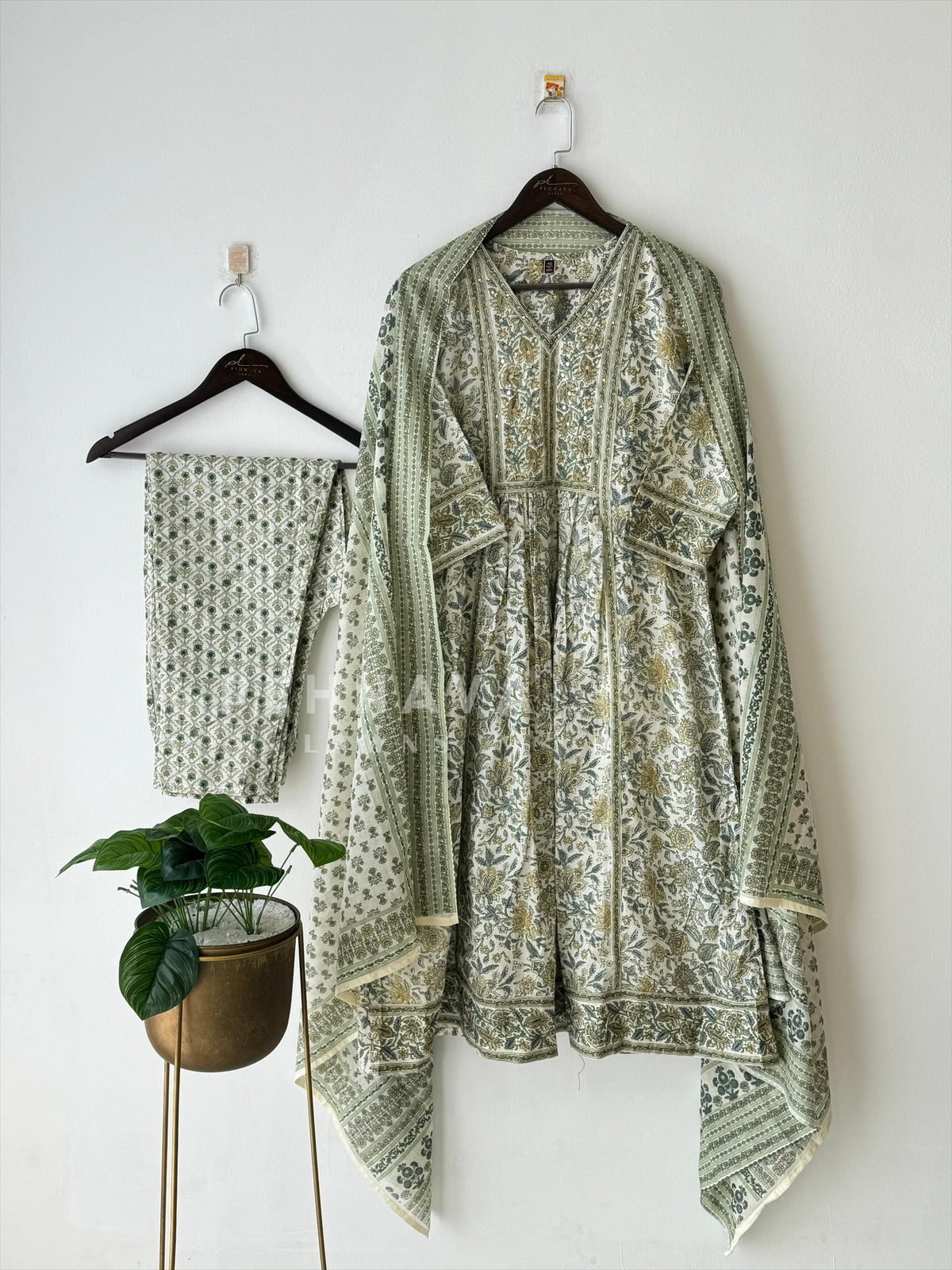 Printed Cotton Suit with Dupatta-18546 - Pehnava Lawns