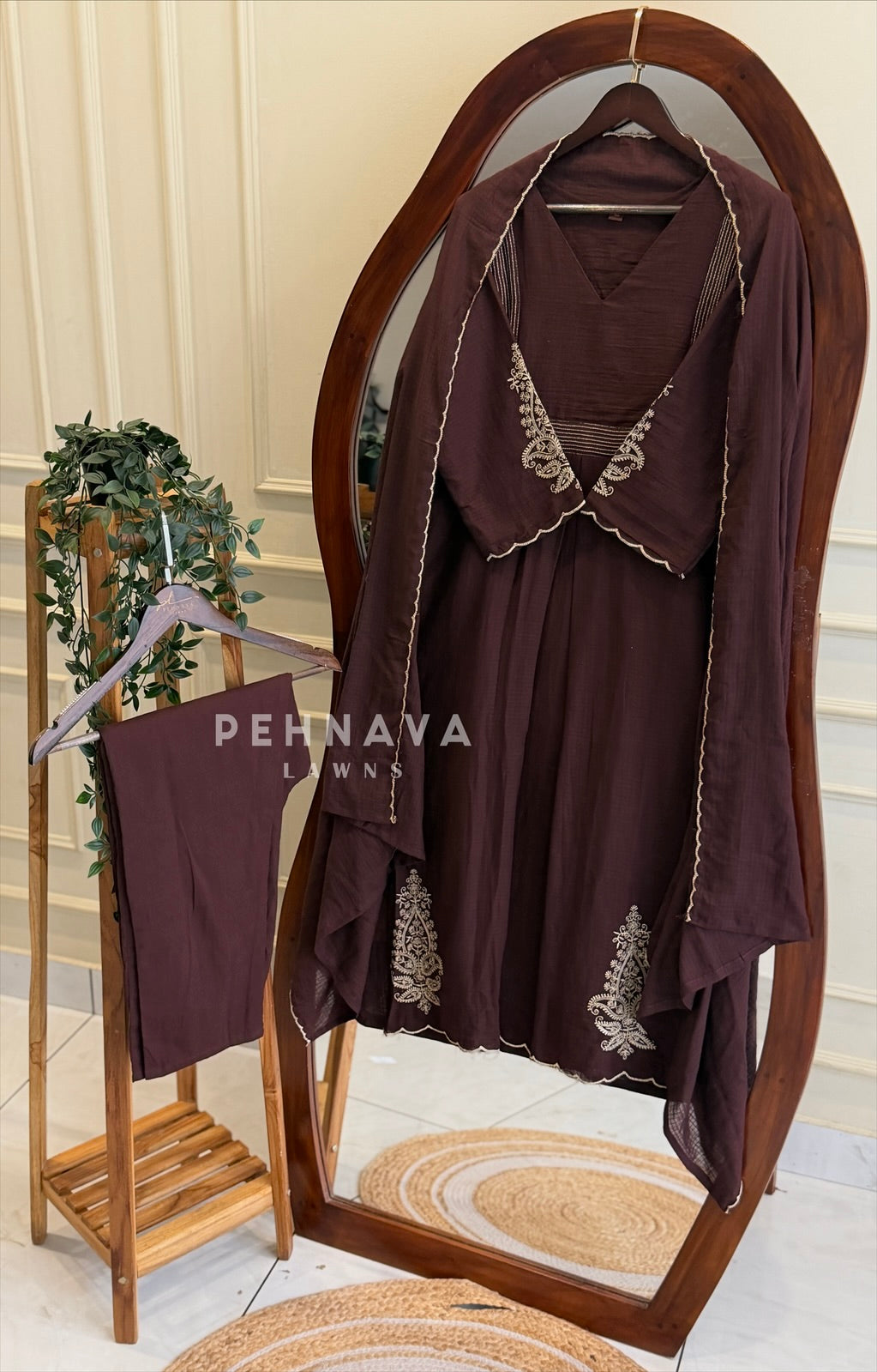 Cotacheck Embroidered Suit 13081