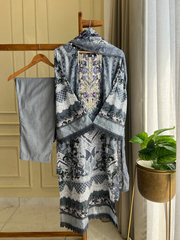 Lace Detailed Lawn Suit - Pehnava Lawns