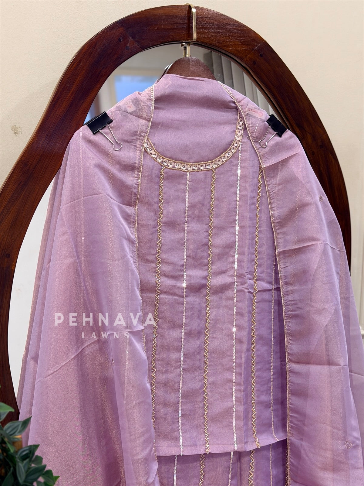 Tissue Handworked Unstitched Suit-304