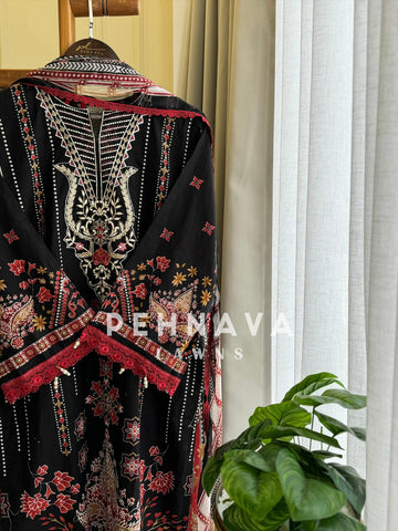 Classic Pakistani Lawn Suit