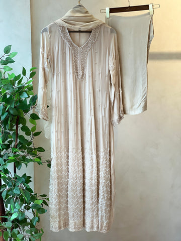 Scalloped Handwork Suit Set