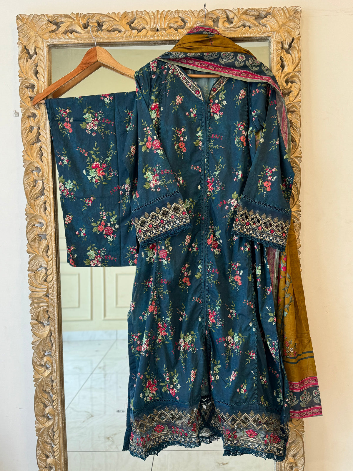 Pure Lawn Suit with embroidered patches and lace detailings-Sd1