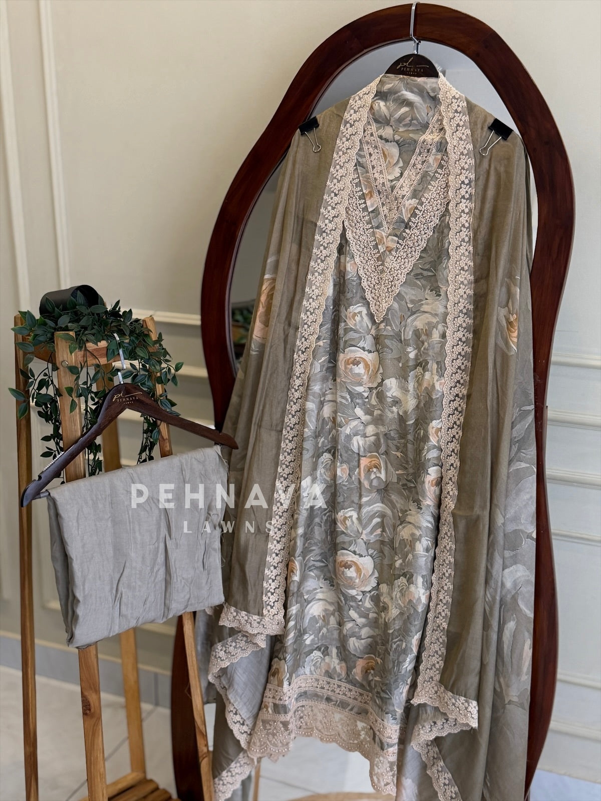 Muslin Floral Printed Suit