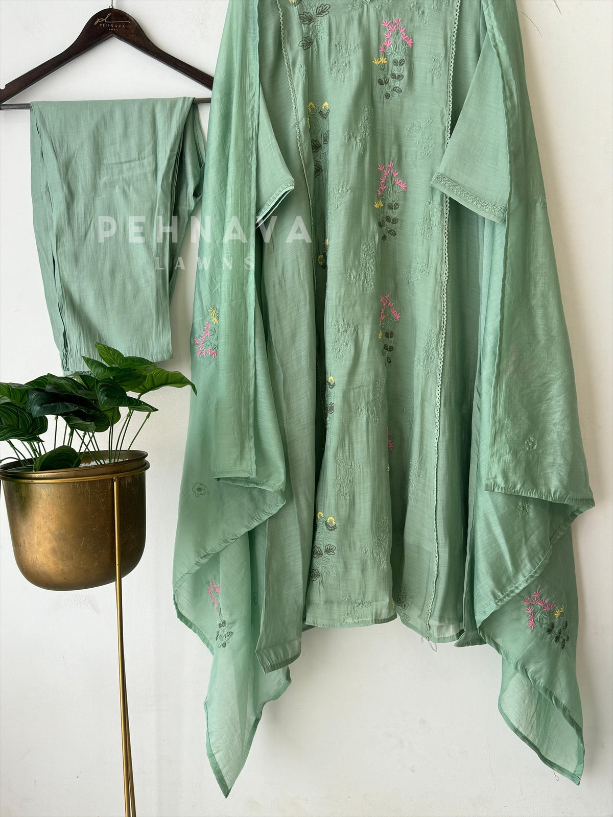 Floral Chanderi Ethnic Suit-3526 - Pehnava Lawns
