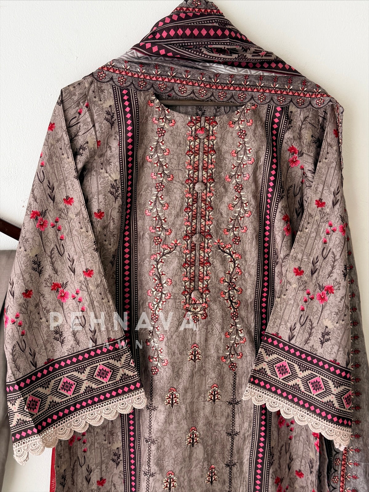 Signature Embroidered Lawn Unstitched Suit-3580